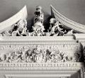 Rococo split pediment