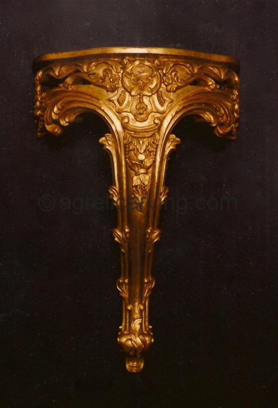 18th Century gilt bracket