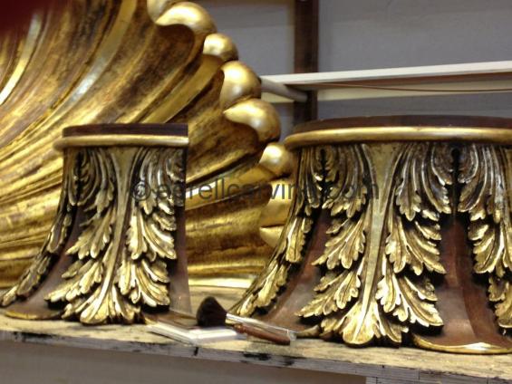 Gilt acanthus brackets 