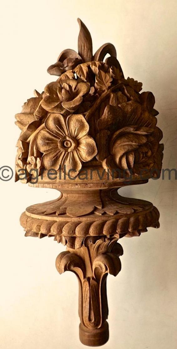 Finial with roses 