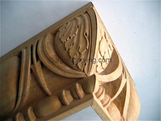 Corner moulding