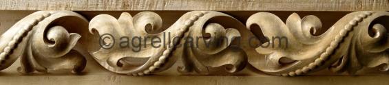 Pierced torus moulding