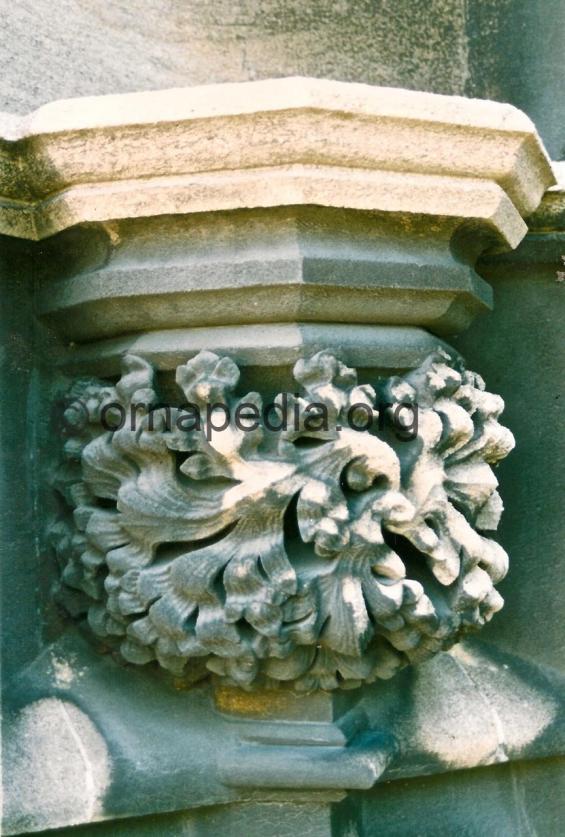 Stone carved acanthus 