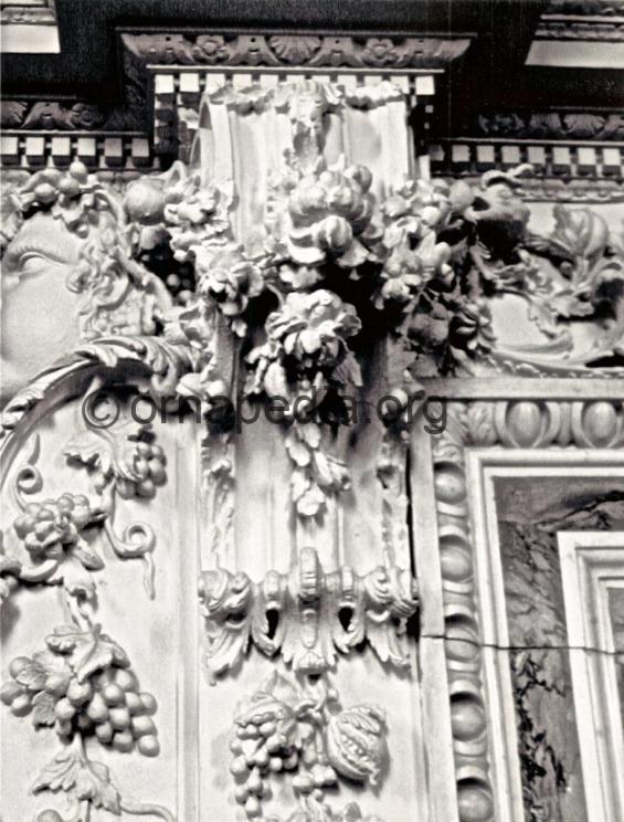 Rococo bracket