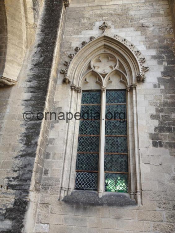  Palais des Papes courtyard