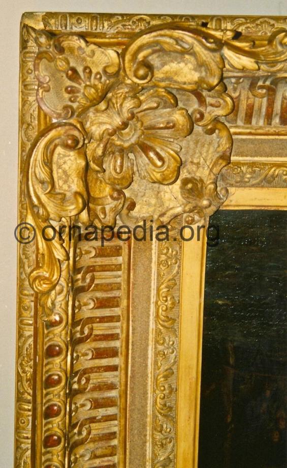 Gilt frame d'Orsay