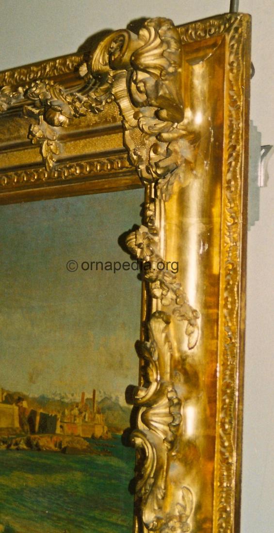 Gilt frame d'Orsay