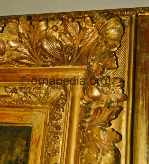 Gilt frame d'Orsay