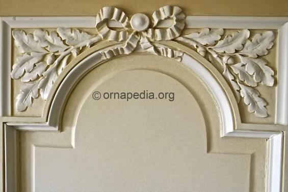 Oak leaf spandrels 