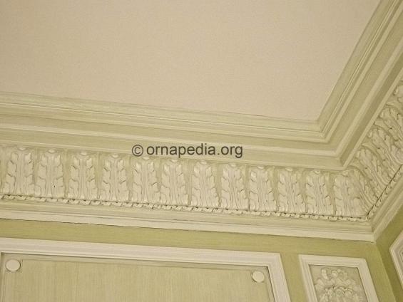 Mezzanine cornice