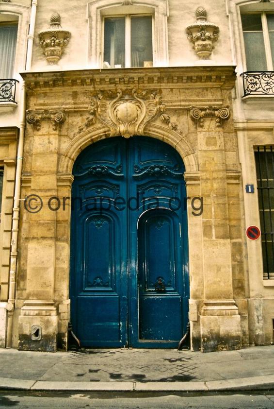 Paris doorway