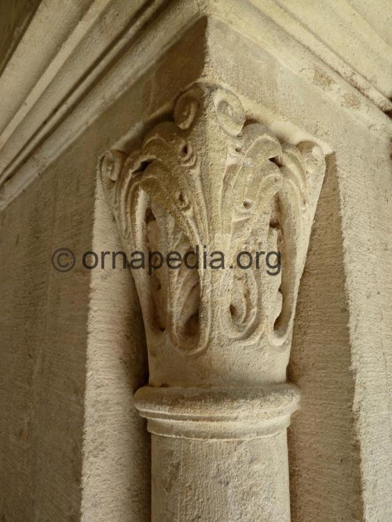 Romanesque capital