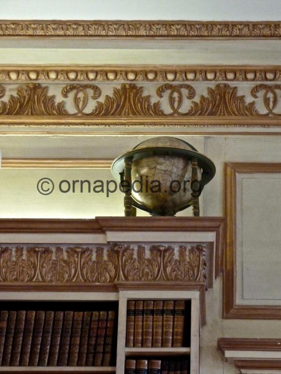 Carved cornice