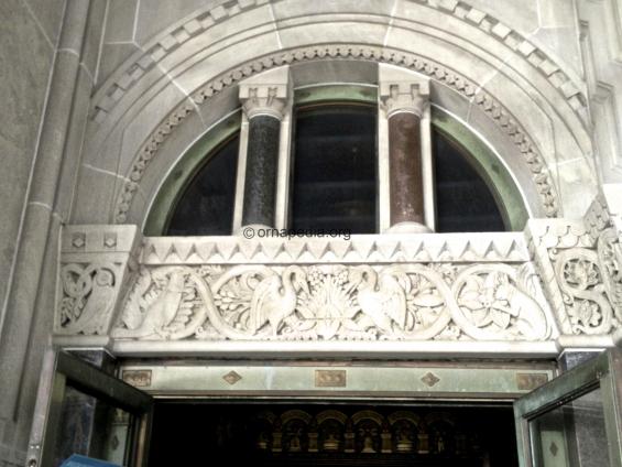  Deco pilaster and frieze