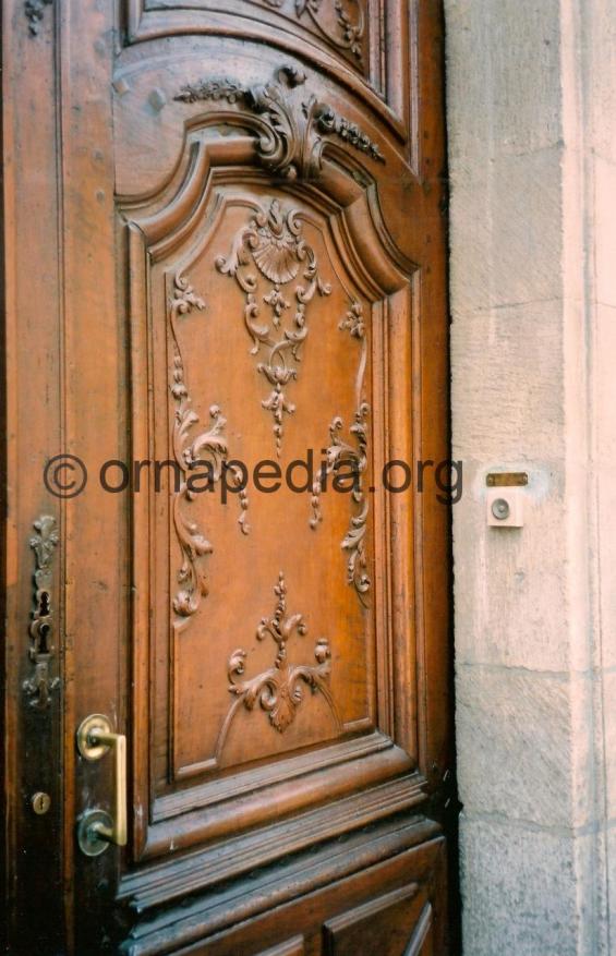 Door panel