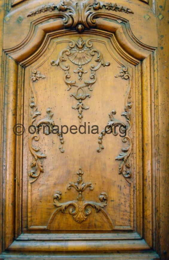 Door panel