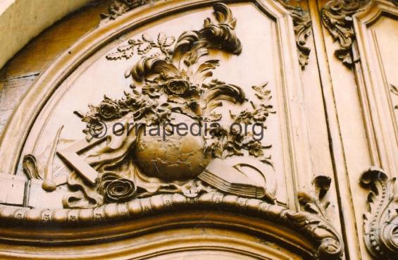 Door panel