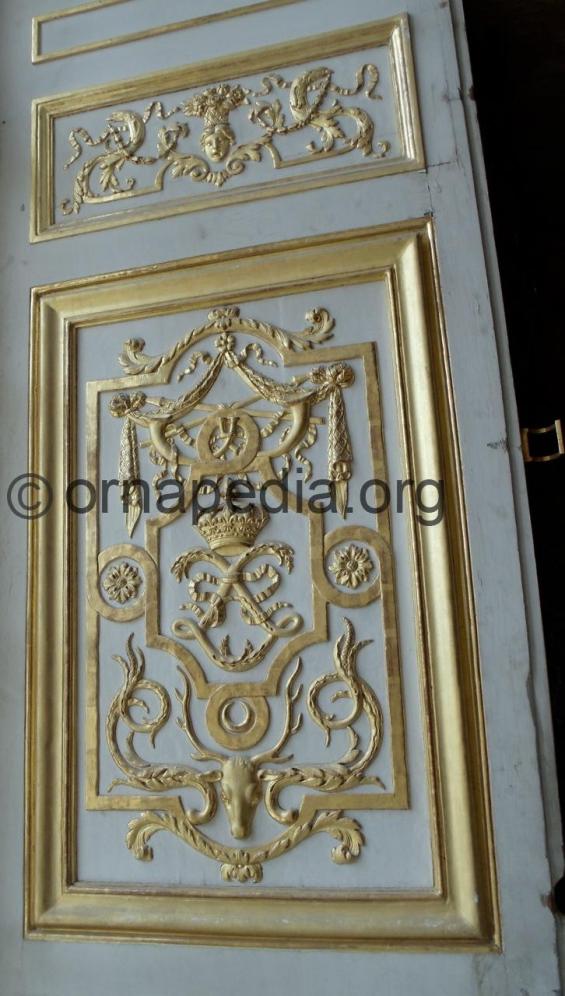 Versailles gilt wall panel