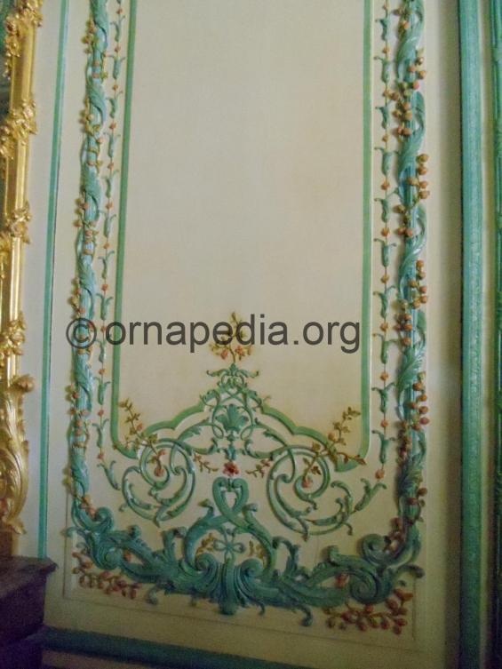 Versailles wall panel