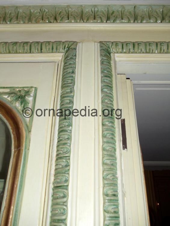 Versailles moulding and cornice