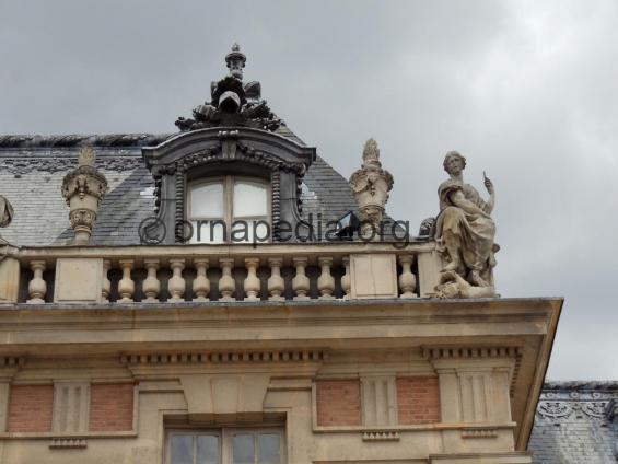  Versailles stonecarving