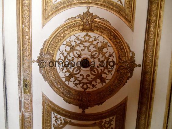 Versailles doors detail