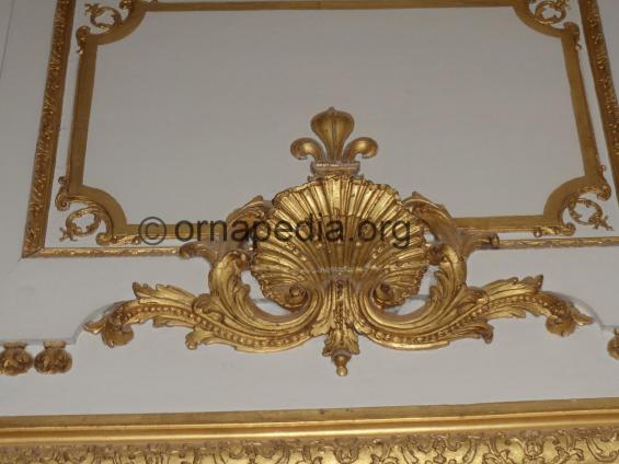 Versailles doors detail