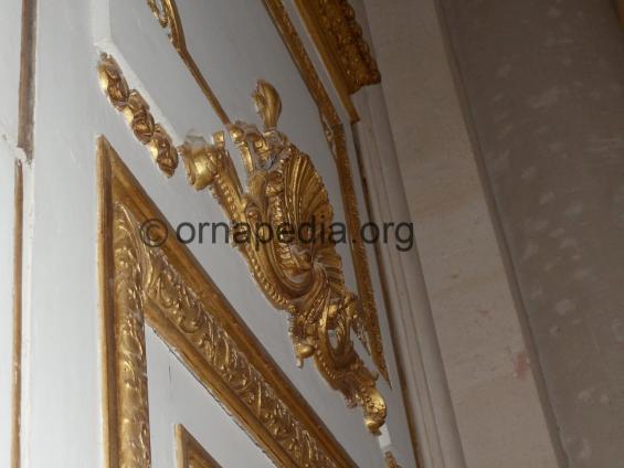 Versailles doors detail