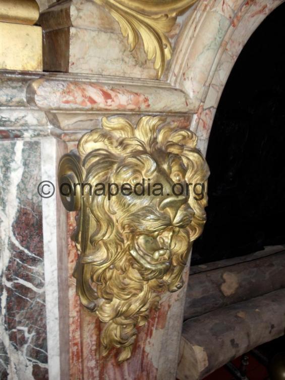 Gilt bronze lion head