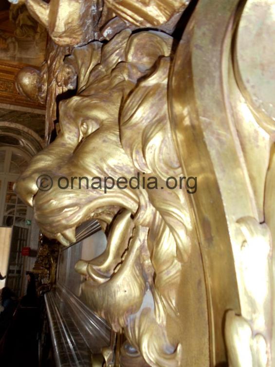 Gilt bronze lion head