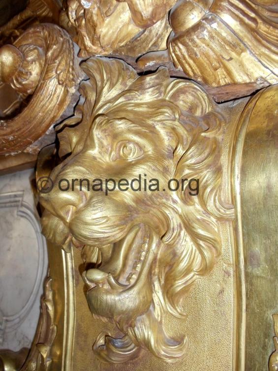 Gilt bronze lion head