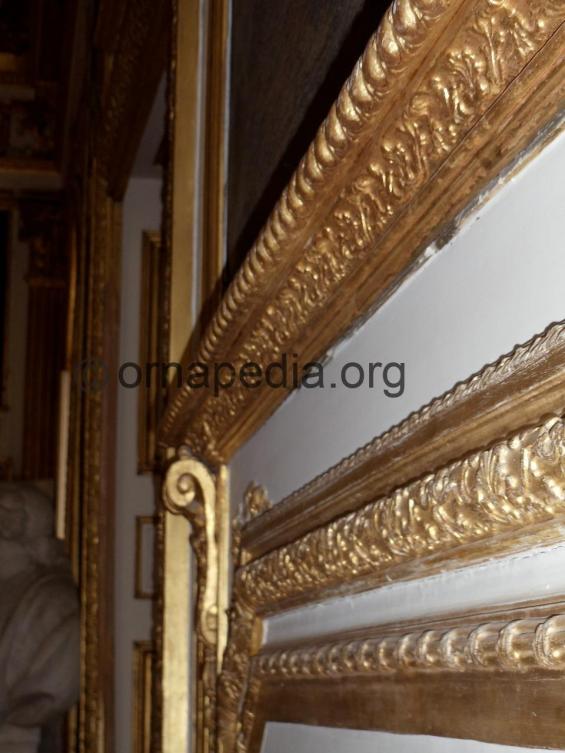 Versailles moulding