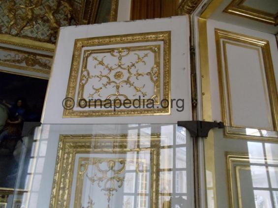 Versailles gilt panel 
