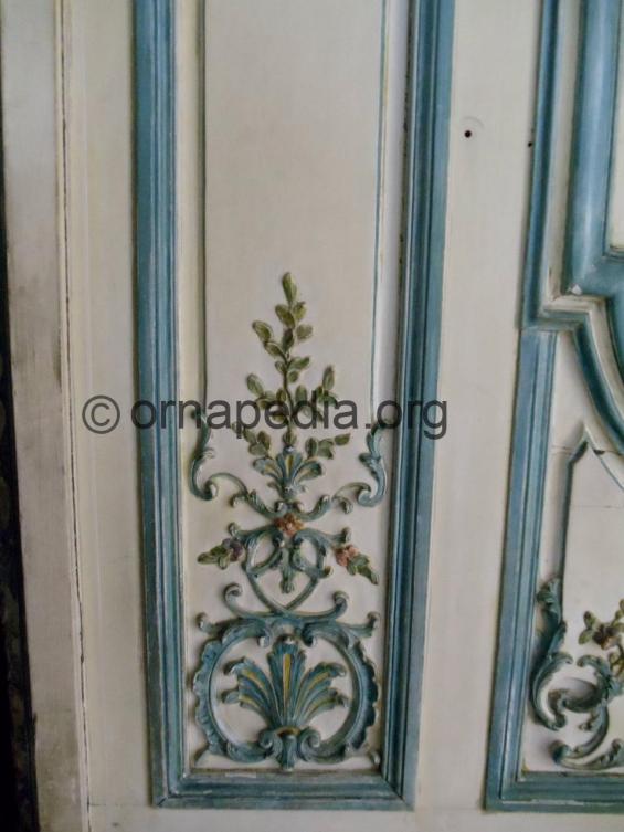  Versailles painted wall panel