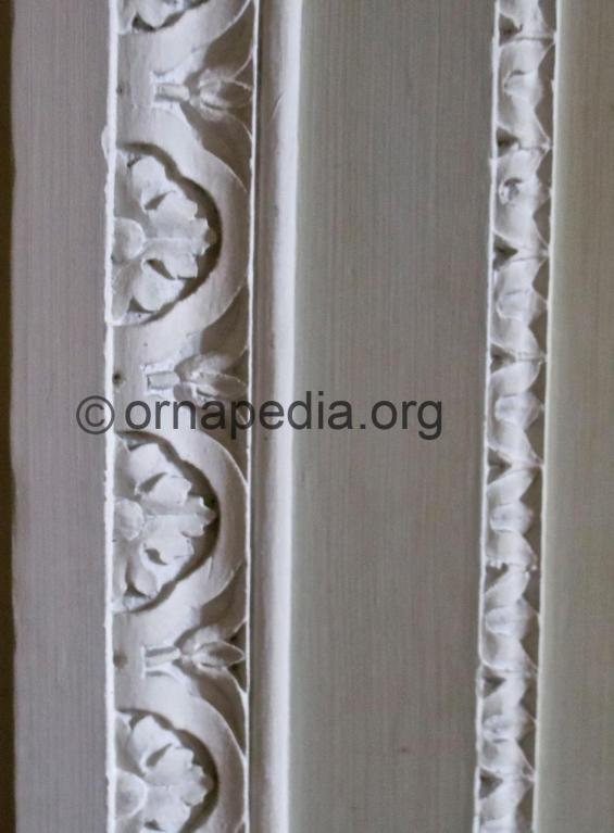 French cyma moulding.