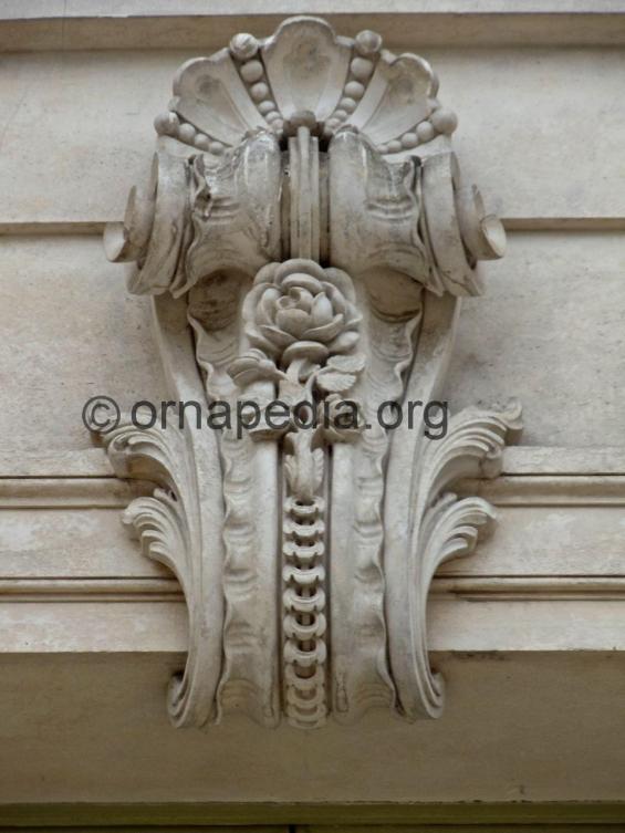 French keystone decoration.