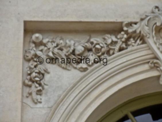 French spandrel decoration.