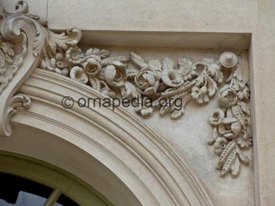 French spandrel decoration.