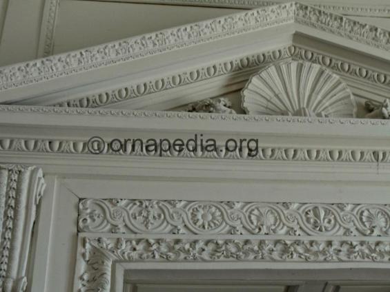 Pediment with shell 