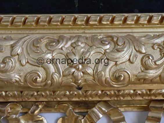  Acanthus moulding