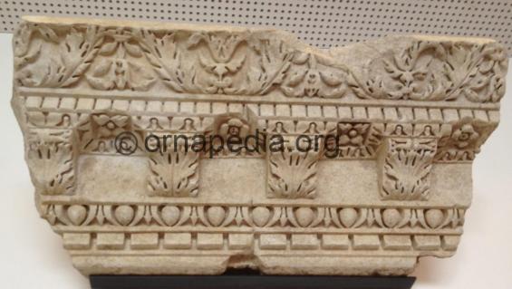 Roman entablature