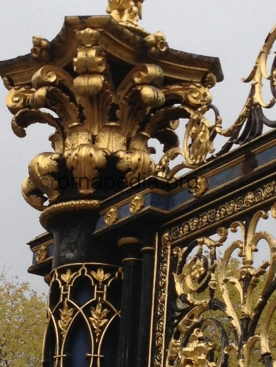 Gilt capitals